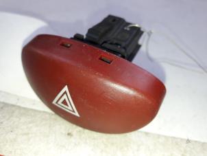 Used Panic lighting switch Peugeot 206 (2A/C/H/J/S) 1.4 XR,XS,XT,Gentry Price on request offered by Autodemontage Joko B.V.