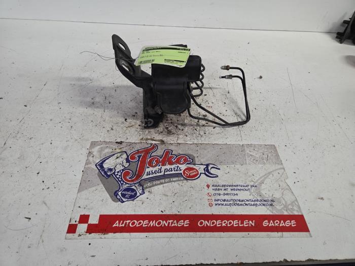 Używane Pompa ABS Opel Corsa D 1.2 16V Cena na żądanie oferowane przez Autodemontage Joko B.V.