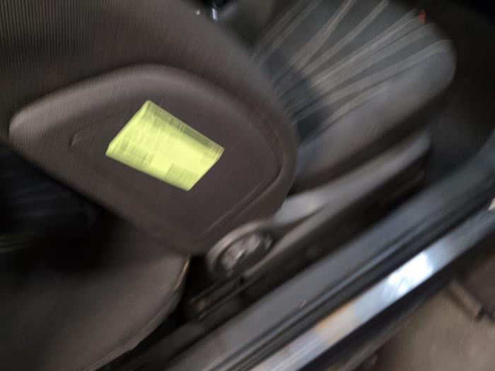 Używane Fotel prawy Opel Corsa D 1.2 16V Cena na żądanie oferowane przez Autodemontage Joko B.V.