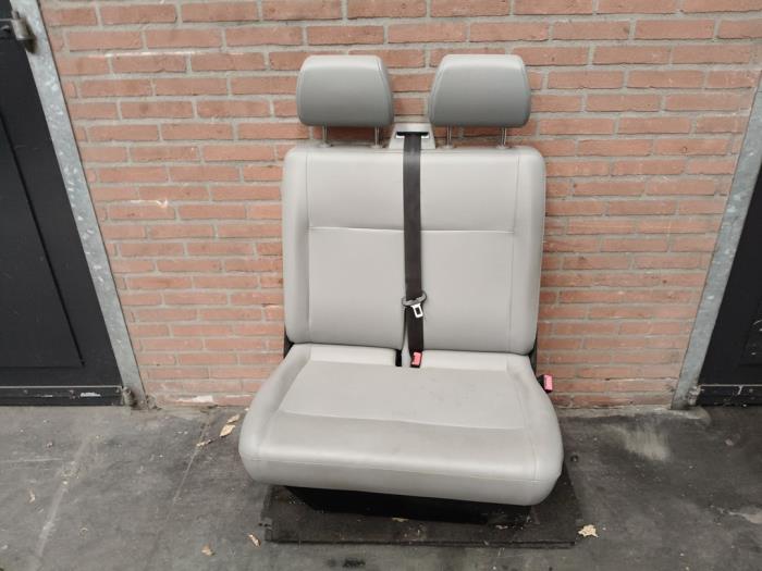 Begagnade Säte, höger Volkswagen Transporter T5 2.0 TDI DRF Pris på förfrågan erbjuds av Autodemontage Joko B.V.