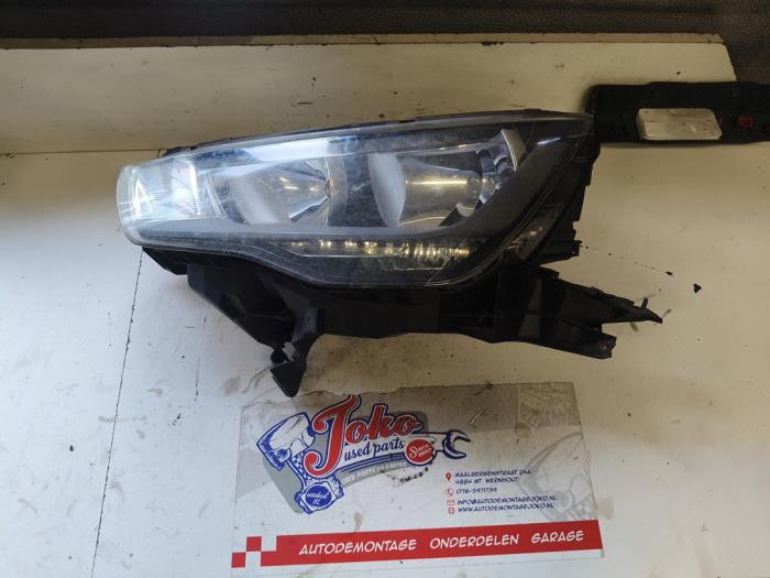 Używane Reflektor lewy Audi A1 Sportback (8XA/8XF) 1.2 TFSI Cena na żądanie oferowane przez Autodemontage Joko B.V.