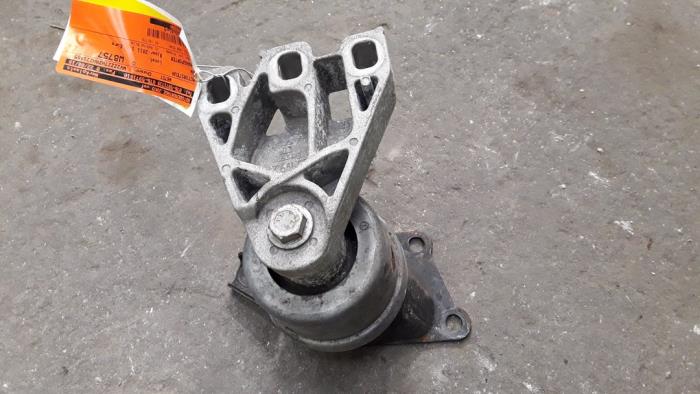 Gebrauchte Motorlager Volkswagen Transporter/Caravelle T5 2.0 TDI DRF Preis auf Anfrage angeboten von Autodemontage Joko B.V.