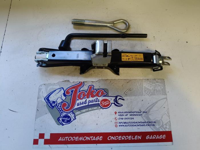 Begagnade Domkraftsset Renault Kadjar (RFEH) 1.5 Blue dCi Pris på förfrågan erbjuds av Autodemontage Joko B.V.