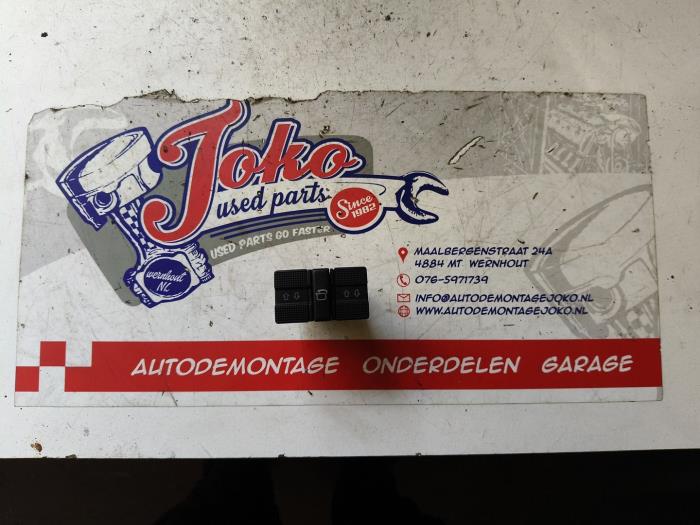Usados Interruptor de ventanilla eléctrica Volkswagen Golf III Cabrio Restyling (1E7) 2.0 Precio de solicitud ofrecido por Autodemontage Joko B.V.