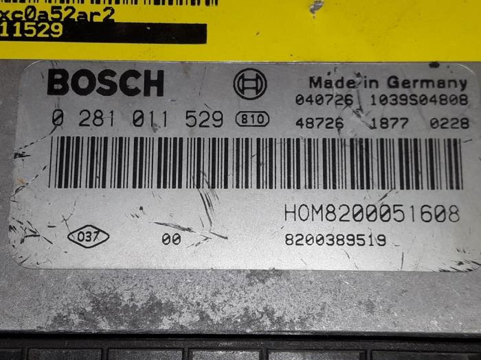 Engine management computer from a Renault Trafic New (FL) 1.9 dCi 100 16V 2004