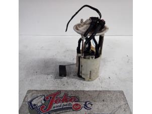 Usados Bomba eléctrica de combustible Mercedes Viano (639) 2.2 CDI 16V Precio de solicitud ofrecido por Autodemontage Joko B.V.