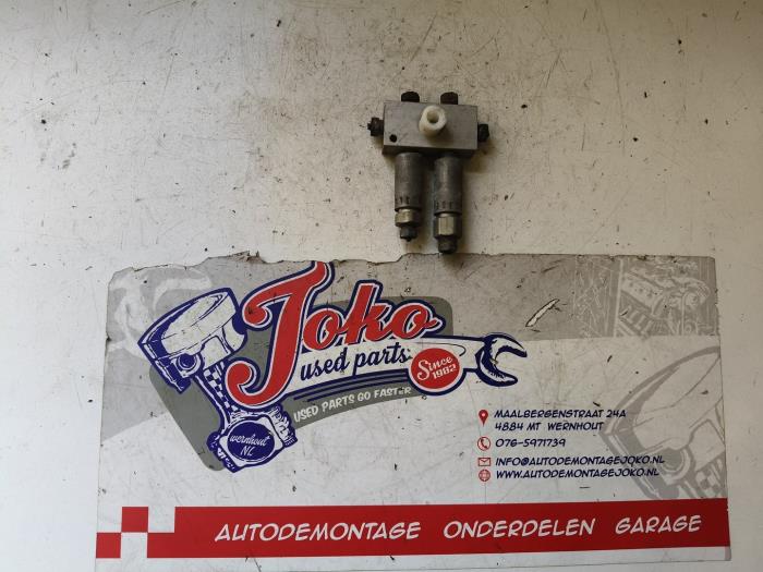 Begagnade EBD-system Opel Corsa C (F08/68) 1.2 16V Pris på förfrågan erbjuds av Autodemontage Joko B.V.
