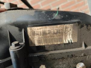 Motor van een Ford Mondeo III 1.8 16V 2005