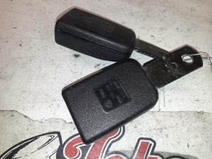 Used Front seatbelt buckle, right Volkswagen Transporter T4 2.4 D Price on request offered by Autodemontage Joko B.V.