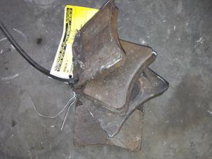Used Front brake pad Volkswagen Transporter T4 2.4 D Price on request offered by Autodemontage Joko B.V.