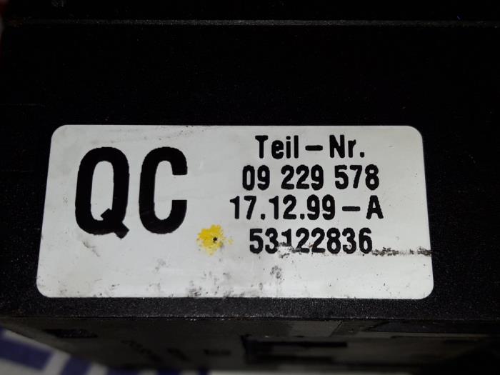 Light switch from a Opel Omega B (25/26/27) 2.5 TD 2000