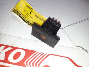 Used Panic lighting switch Opel Omega B (25/26/27) 2.5 TD Price on request offered by Autodemontage Joko B.V.