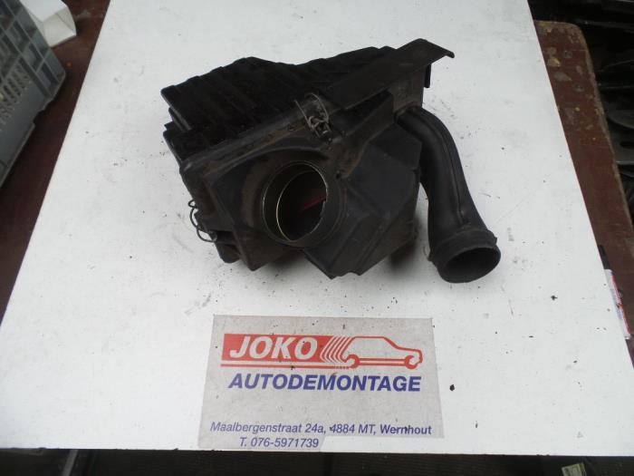 Gebrauchte Luftfiltergehäuse Ford Transit 2.5TDi Preis auf Anfrage angeboten von Autodemontage Joko B.V.