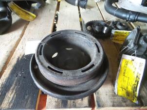 Used Crankshaft pulley Mercedes Viano (639) 2.2 CDI 16V Price on request offered by Autodemontage Joko B.V.