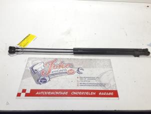 Used Rear gas strut, left Rover 200 (XW) 216 GSi 16V Price on request offered by Autodemontage Joko B.V.