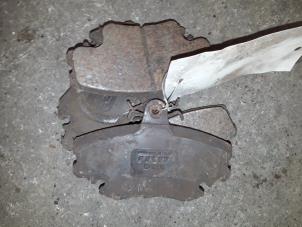Used Front brake pad Renault Clio II (BB/CB) 1.2 Price on request offered by Autodemontage Joko B.V.