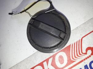 Used Fuel cap Ford Mondeo II 1.8i 16V Price on request offered by Autodemontage Joko B.V.