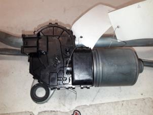 Used Front wiper motor BMW 3 serie Touring (E46/3) 318d 16V Price on request offered by Autodemontage Joko B.V.