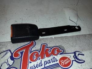 Used Front seatbelt buckle, left Ford Galaxy (WGR) 2.3i 16V SEFI Price on request offered by Autodemontage Joko B.V.