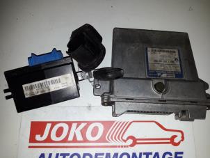 Usados Ordenador de gestión de motor Renault Kangoo Express (FC) 1.9 D 65 Precio de solicitud ofrecido por Autodemontage Joko B.V.