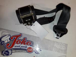 Used Rear seatbelt, right Peugeot 307 Break (3E) 2.0 16V Price on request offered by Autodemontage Joko B.V.