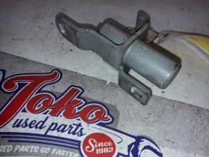 Used Front door hinge, left Ford Galaxy (WA6) 2.0 TDCi 16V 140 Price on request offered by Autodemontage Joko B.V.