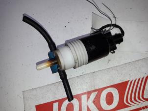 Usados Bomba de limpiaparabrisas delante Seat Inca (6K9) 1.9 D Precio de solicitud ofrecido por Autodemontage Joko B.V.