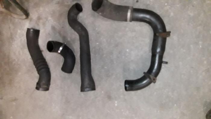 Gebrauchte Turboschlauch Nissan Cabstar (F22) 3.0 TDI E-100 Preis auf Anfrage angeboten von Autodemontage Joko B.V.