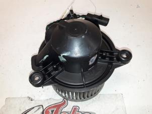 Used Heating and ventilation fan motor Chrysler Neon II 2.0 16V LE,SE,CS,Sport Price on request offered by Autodemontage Joko B.V.