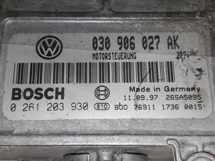 Engine management computer from a Seat Arosa (6H1) 1.0 MPi 1997