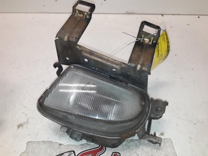 Używane Halogen lewy Mercedes CLK (R208) 2.3 230K 16V Cena na żądanie oferowane przez Autodemontage Joko B.V.