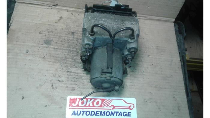 ABS pump from a Peugeot Partner 1.9 D 1998