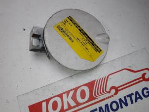 Usados Tapa de depósito Opel Combo (Corsa B) 1.7 D Precio de solicitud ofrecido por Autodemontage Joko B.V.