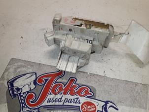 Used Rear door mechanism 4-door, right Ford Mondeo III 2.0 16V Price on request offered by Autodemontage Joko B.V.