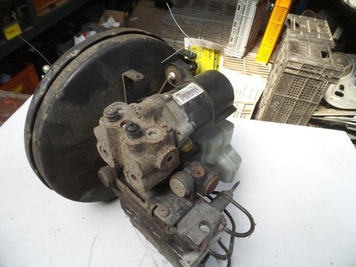 Begagnade ABS-pump Volkswagen Golf III Cabrio (1E) 1.8,Avantgarde Pris på förfrågan erbjuds av Autodemontage Joko B.V.
