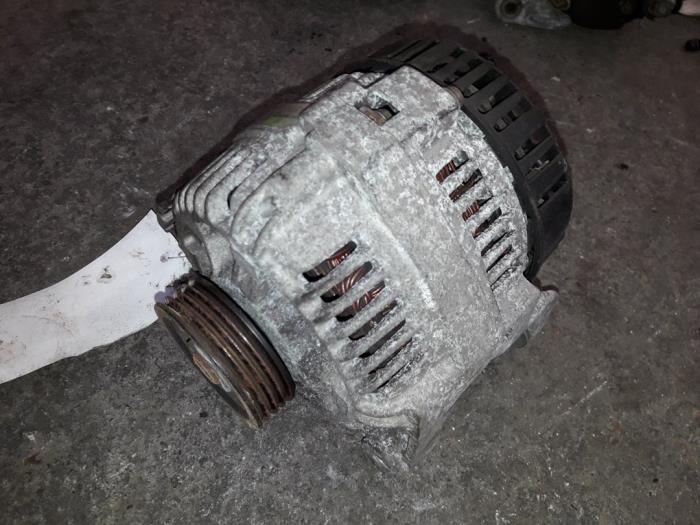 Begagnade Dynamo Renault Twingo (C06) 1.2 Pris på förfrågan erbjuds av Autodemontage Joko B.V.