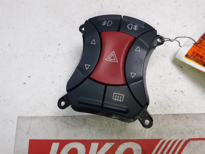 Interruptor de ventanilla eléctrica de un Fiat Doblo (223A/119) 1.9 JTD 2003