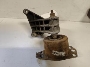 Motorlager van een Fiat Multipla (186) 1.6 16V 100 SX,ELX 2000