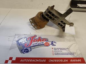 Motorlager van een Fiat Multipla (186) 1.6 16V 100 SX,ELX 2000