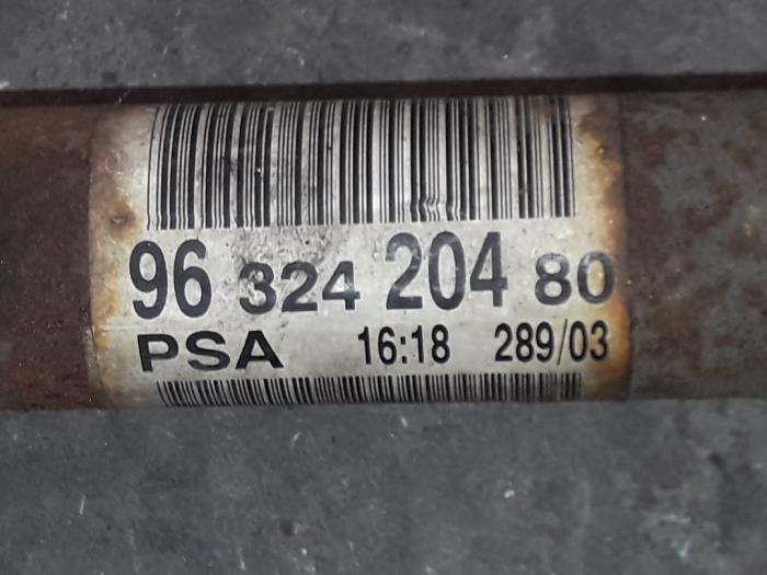 Front drive shaft, left from a Citroën Xsara (N1) 2.0 HDi 110 2003
