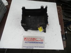 Used Battery box Renault Clio III (BR/CR) 1.2 16V 65 Price on request offered by Autodemontage Joko B.V.