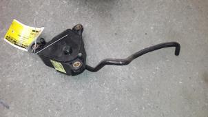 Used Accelerator pedal Renault Clio III (BR/CR) 1.2 16V 65 Price on request offered by Autodemontage Joko B.V.