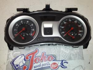Used Instrument panel Renault Clio III (BR/CR) 1.2 16V 65 Price on request offered by Autodemontage Joko B.V.