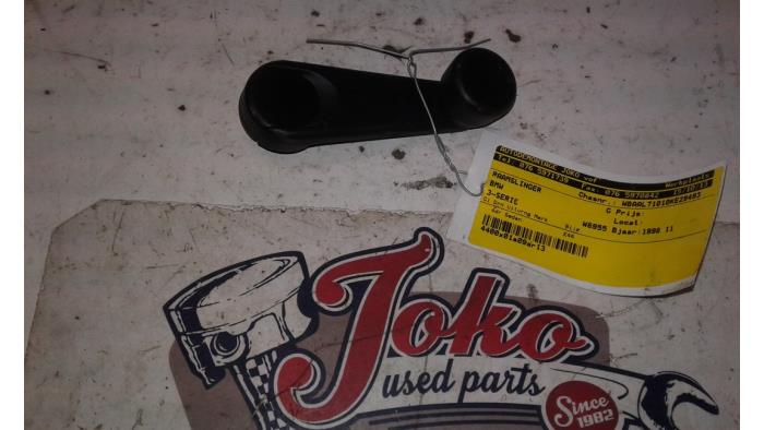Używane Klamka okienna BMW 3 serie (E46/4) 320d 16V Cena na żądanie oferowane przez Autodemontage Joko B.V.