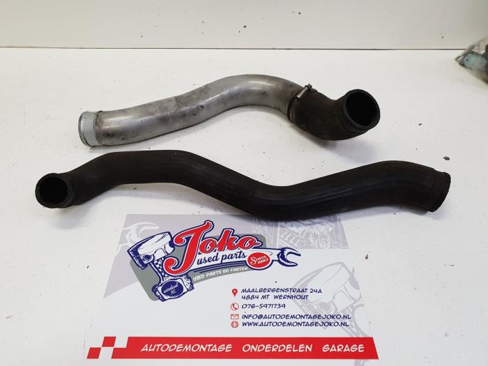 Gebrauchte Intercooler Schlauch BMW 3 serie (E46/4) 320d 16V Preis auf Anfrage angeboten von Autodemontage Joko B.V.