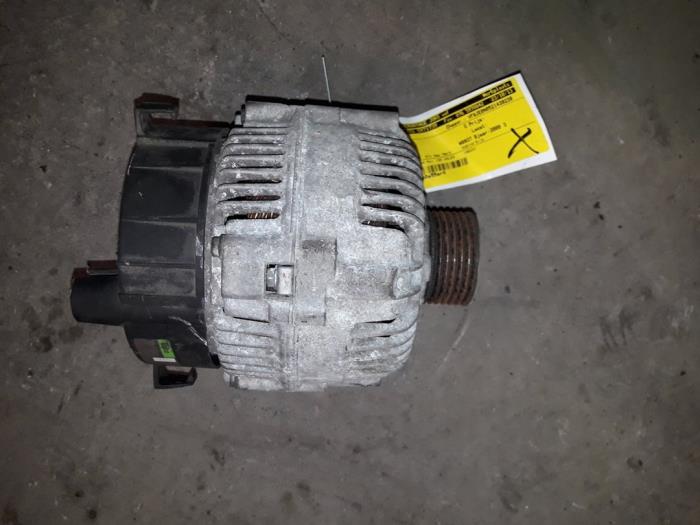 Gebrauchte Dynamo Renault Espace (JE) 3.0i V6 24V Preis auf Anfrage angeboten von Autodemontage Joko B.V.