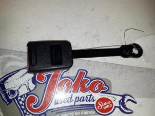 Used Front seatbelt buckle, right Peugeot 607 (9D/U) 2.0 HDi FAP Price on request offered by Autodemontage Joko B.V.