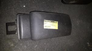 Used Armrest Peugeot 407 (6D) 2.0 HDiF 16V Price on request offered by Autodemontage Joko B.V.