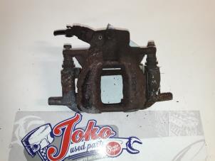 Used Front brake calliper, right Peugeot 407 (6D) 2.0 HDiF 16V Price on request offered by Autodemontage Joko B.V.