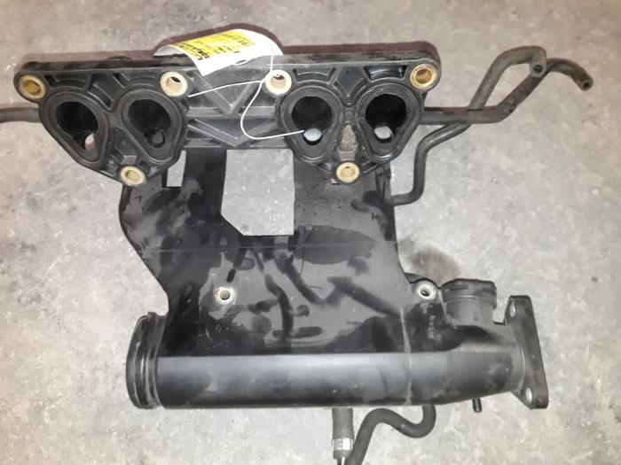 Begagnade Insugsrör Renault Kangoo (KC) 1.2 Pris på förfrågan erbjuds av Autodemontage Joko B.V.